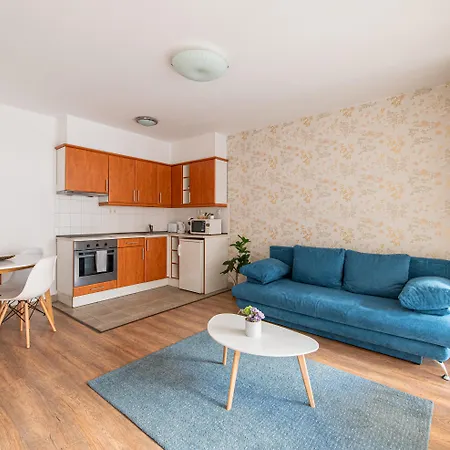 Nova * Budapest