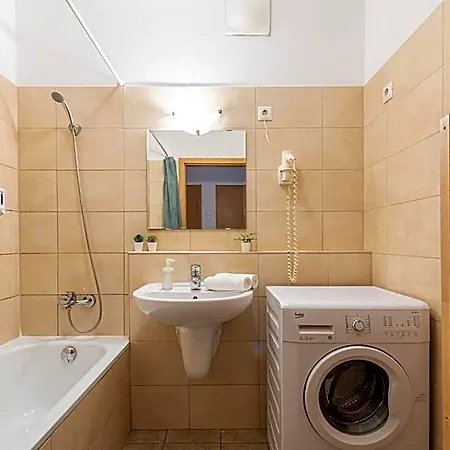 Nova * Budapešť